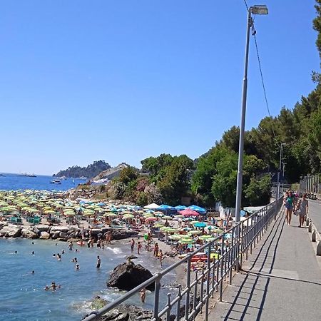Azzurra Holiday Home - 850 M Al Mare - 75 Mq - Balconata Vivibile - Wi-Fi - Pay Tv Gratis - Posteggio Auto Condominiale Non Assegnato Rapallo Zewnętrze zdjęcie